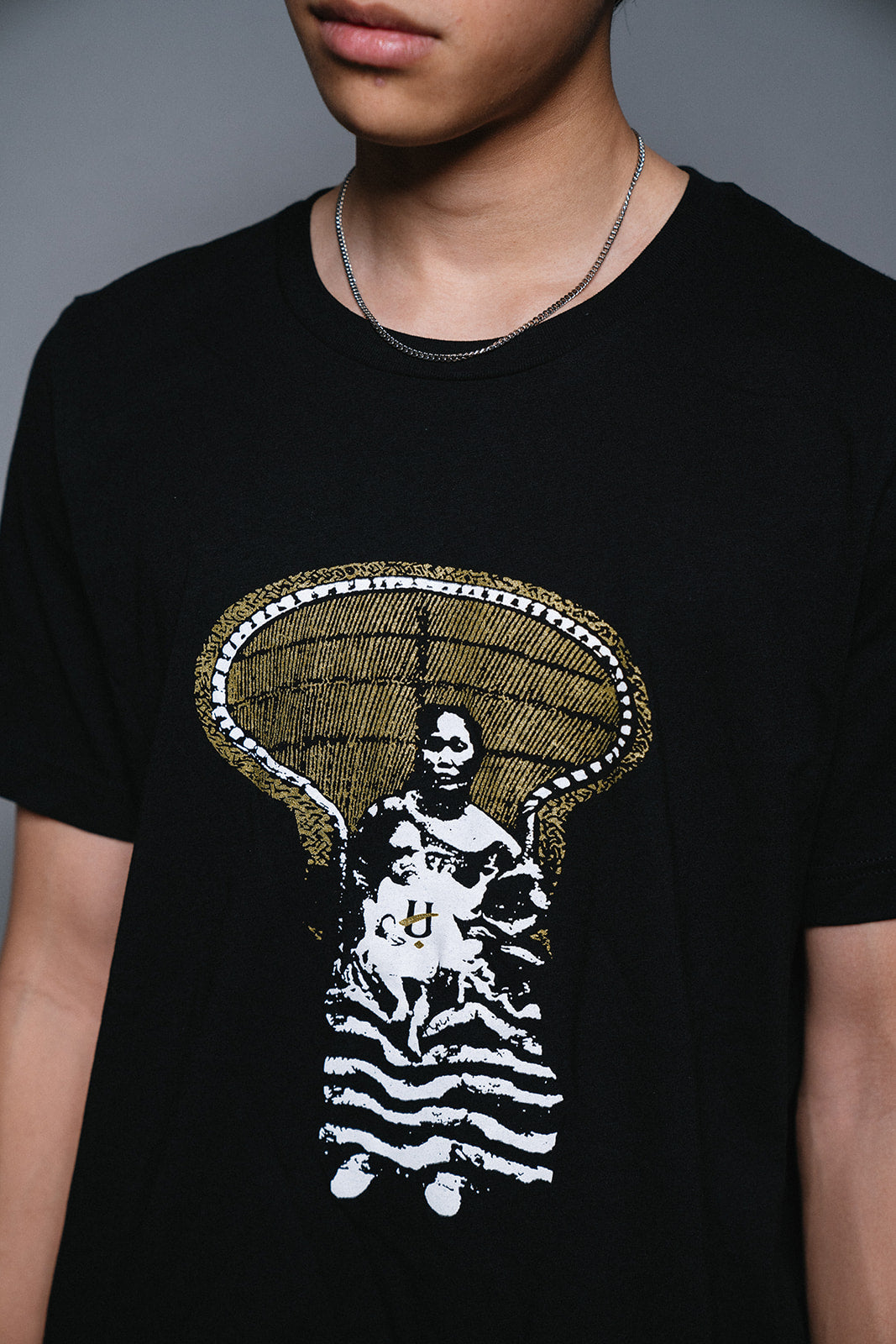 1914 Reyna ng Peacock Chair T-Shirt