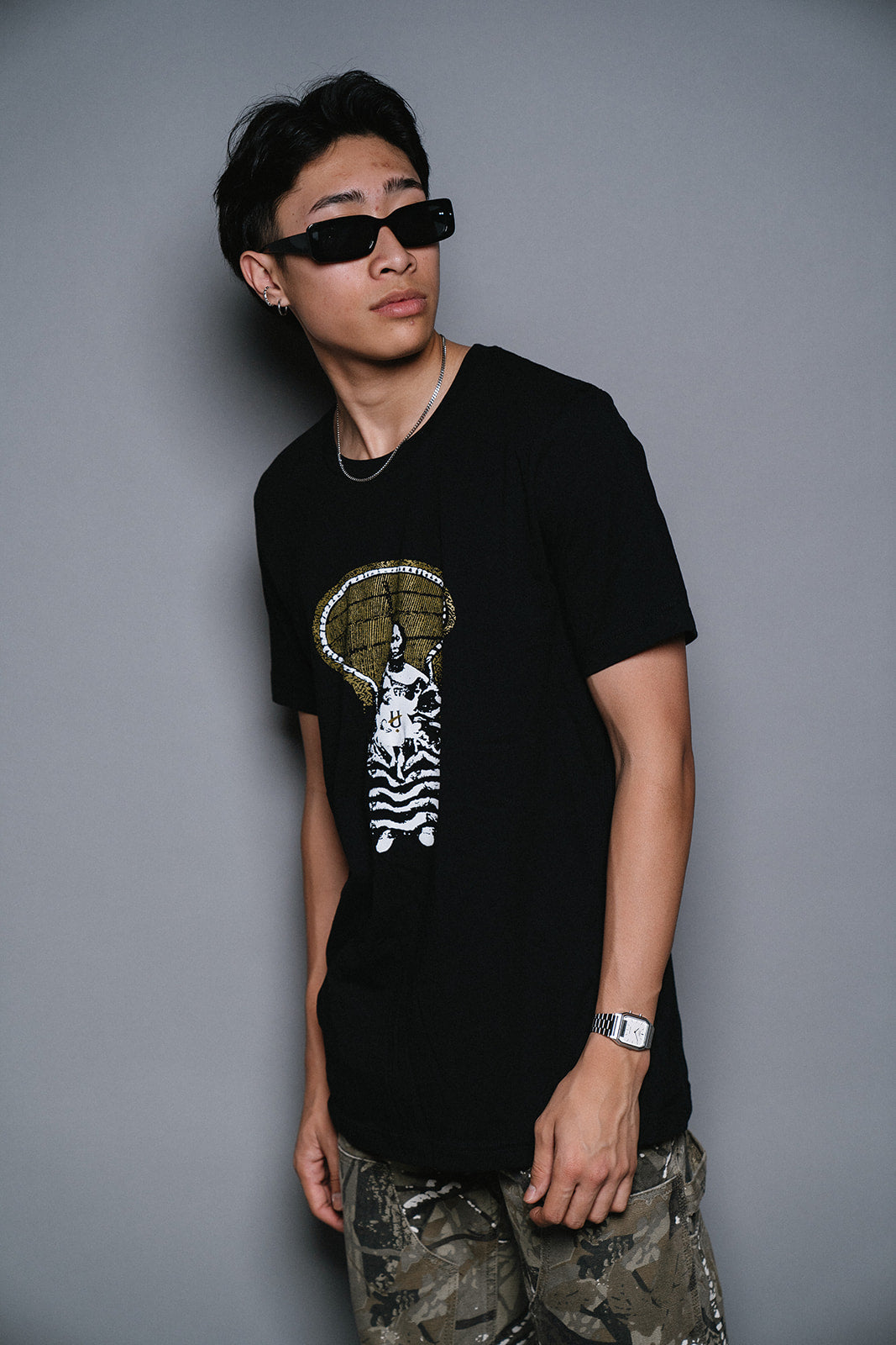 1914 Reyna ng Peacock Chair T-Shirt